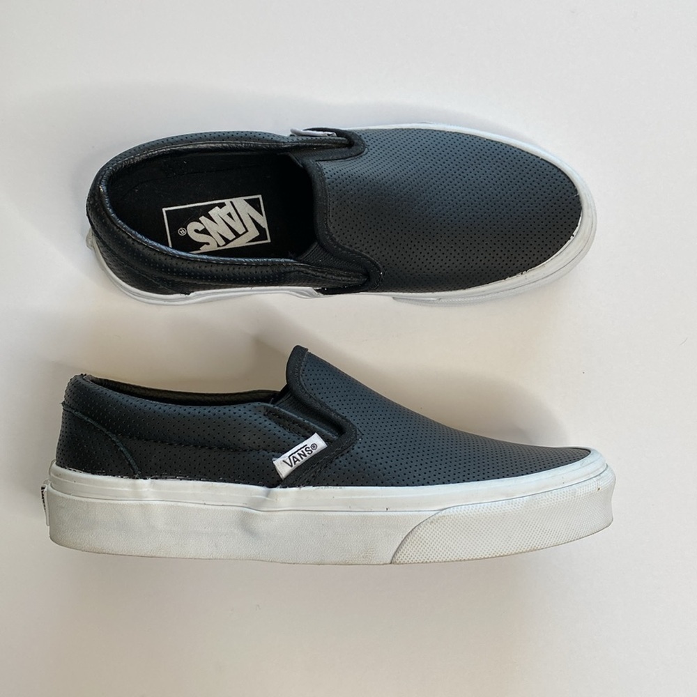Vans classic shoes perforated black men’s 3.5 women’s 5 worn once